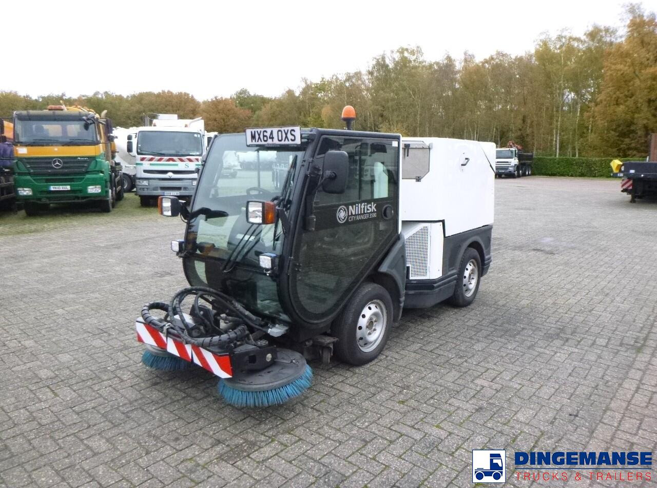 Spazzatrice stradale per il trasporto di carburanti Nilfisk City Ranger CR 3500 Street sweeper: foto 1