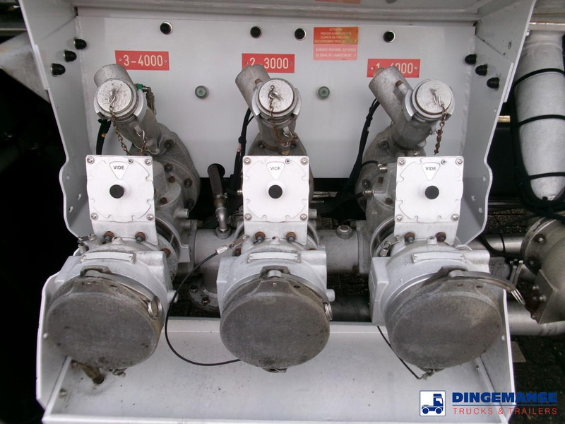 Renault Midlum 280 4x2 fuel tank 11.5 m3 / 3 comp / ADR 07/06/24 - Camion cisterna: foto 5 Renault Midlum 280 4x2 fuel tank 11.5 m3 / 3 comp / ADR 07/06/24 - Camion cisterna: foto 5