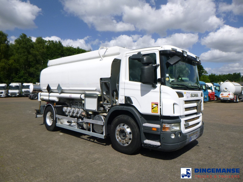 Scania P 270 DB 4x2 fuel tank 13.7 m3 / 5 comp - Camion cisterna: foto 2 Scania P 270 DB 4x2 fuel tank 13.7 m3 / 5 comp - Camion cisterna: foto 2