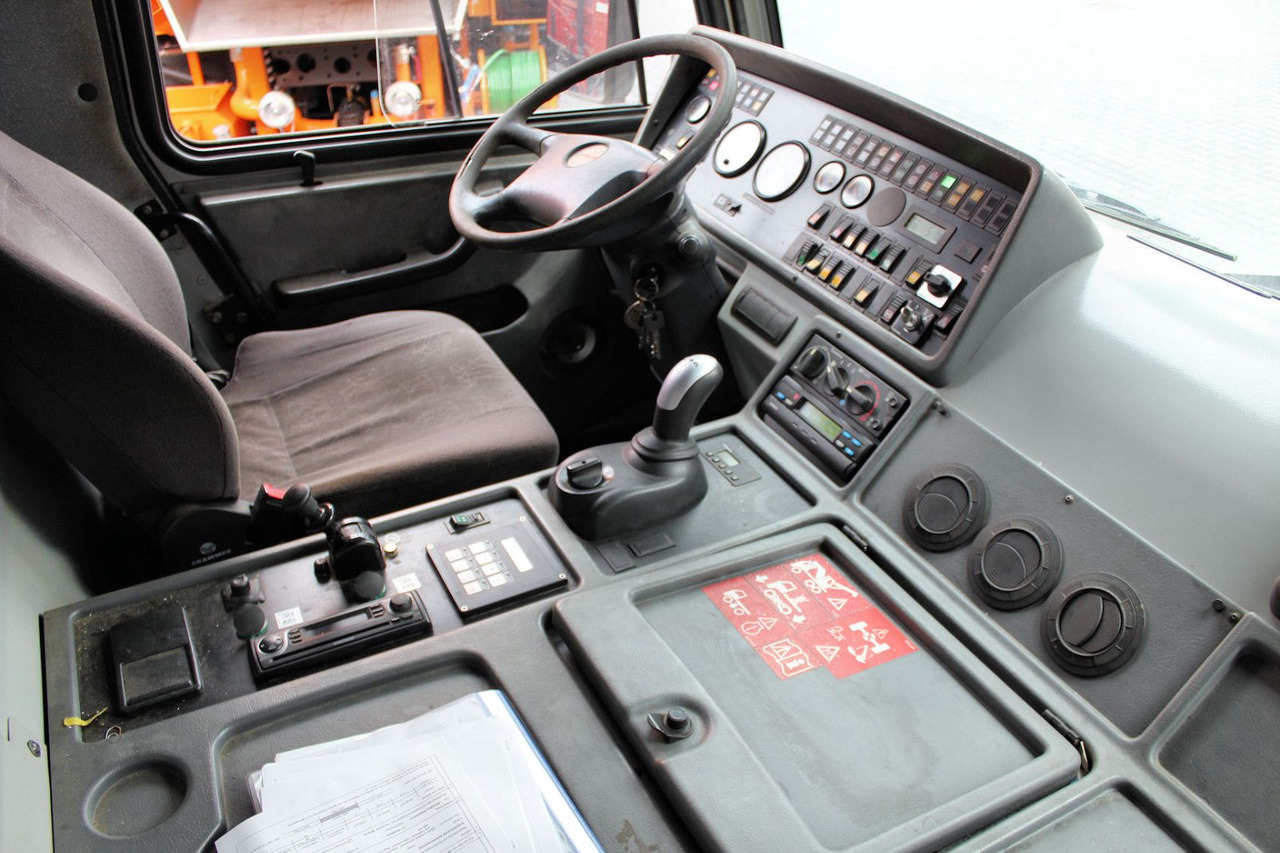 Camion con gru Faun Tadano FAUN ATF 90 G-4 8x6 Autokran + 20 tonnen: foto 15 Camion con gru Faun Tadano FAUN ATF 90 G-4 8x6 Autokran + 20 tonnen: foto 15