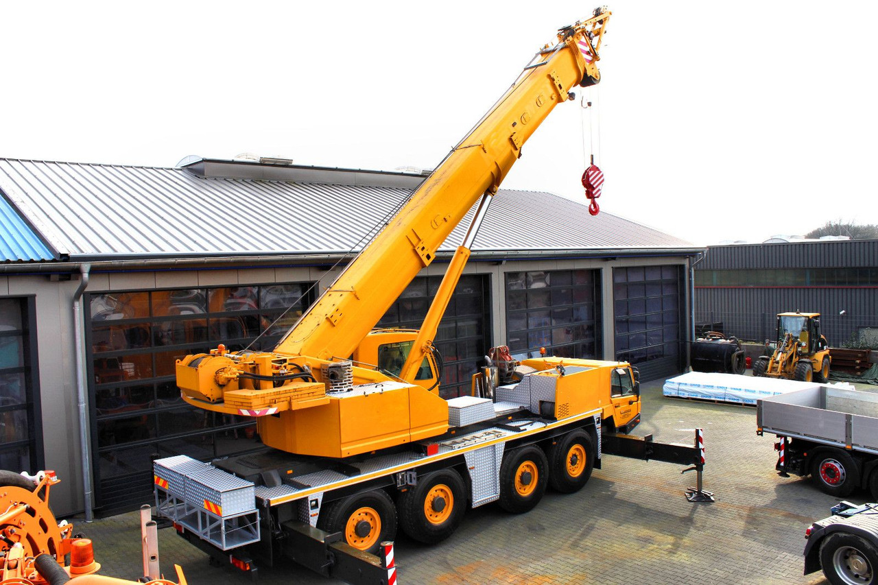 Faun Tadano FAUN ATF 90 G-4 8x6 Autokran + 20 tonnen - Camion con gru: foto 2 Faun Tadano FAUN ATF 90 G-4 8x6 Autokran + 20 tonnen - Camion con gru: foto 2