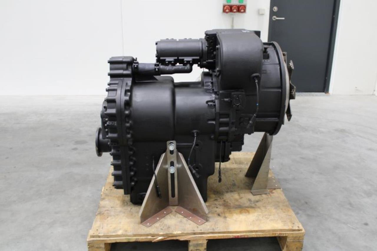 Dana 15.7TE 32418-81 - Trasmissione per Mezzo di movimentazione: foto 1 Dana 15.7TE 32418-81 - Trasmissione per Mezzo di movimentazione: foto 1