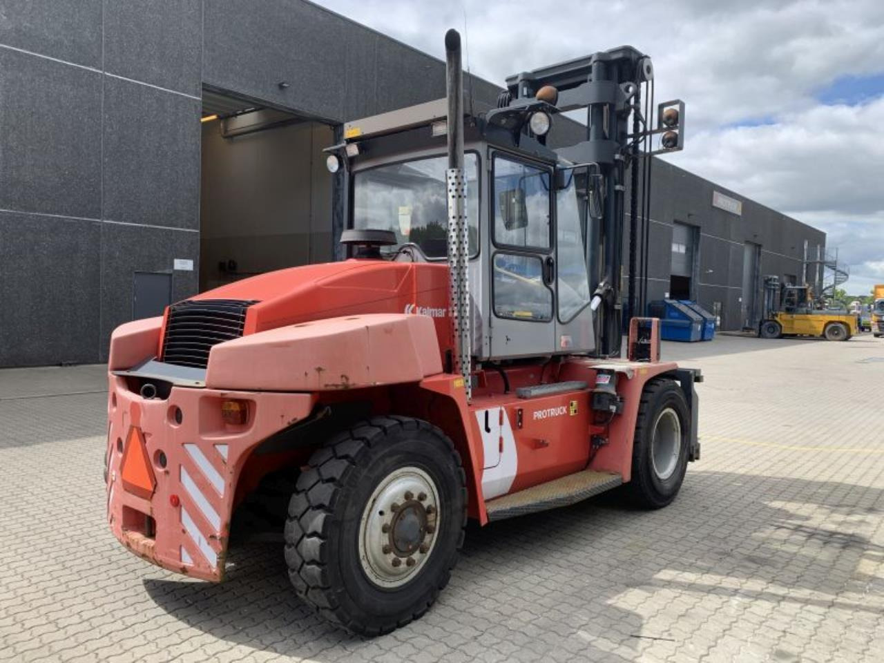 Kalmar DCE100-6 - Carrello elevatore diesel: foto 3 Kalmar DCE100-6 - Carrello elevatore diesel: foto 3