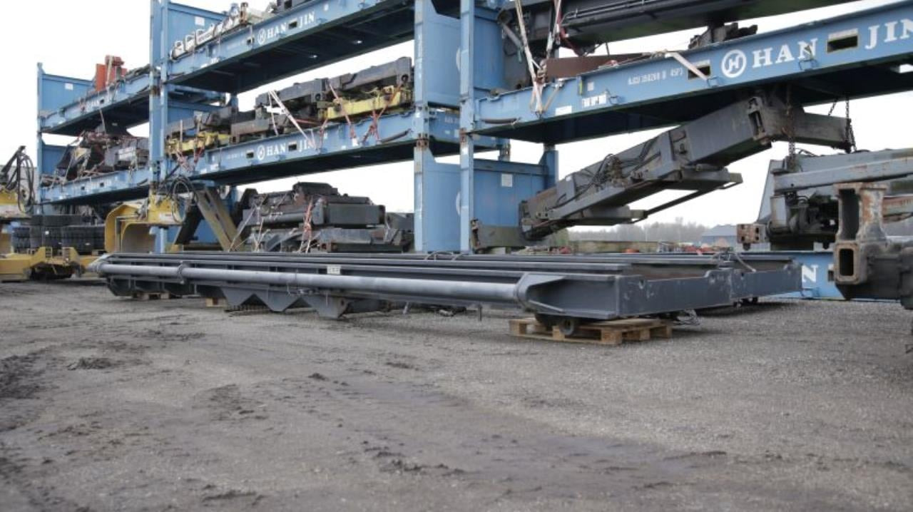 Kalmar DCF90-45ES - Carrello portacontainer: foto 5 Kalmar DCF90-45ES - Carrello portacontainer: foto 5