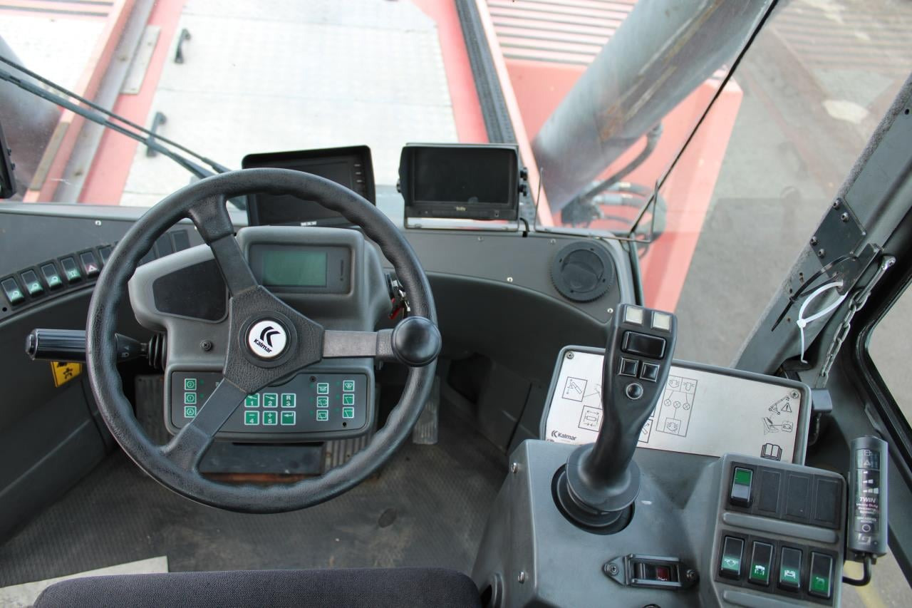 Kalmar DRF450-75S6XS - Reach stacker: foto 4 Kalmar DRF450-75S6XS - Reach stacker: foto 4