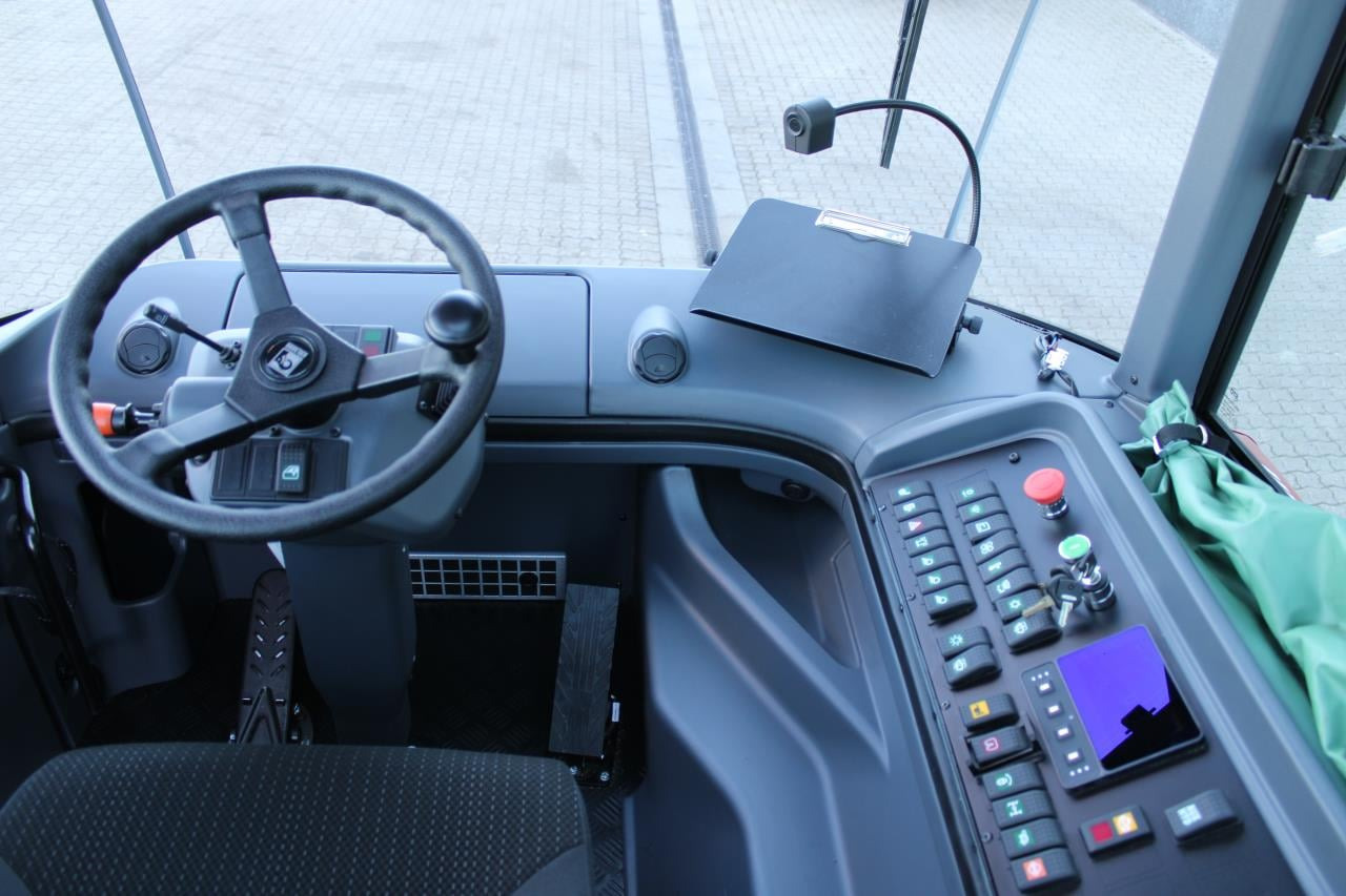 Kalmar TRL618I 4X4 - Trattore terminale: foto 4 Kalmar TRL618I 4X4 - Trattore terminale: foto 4