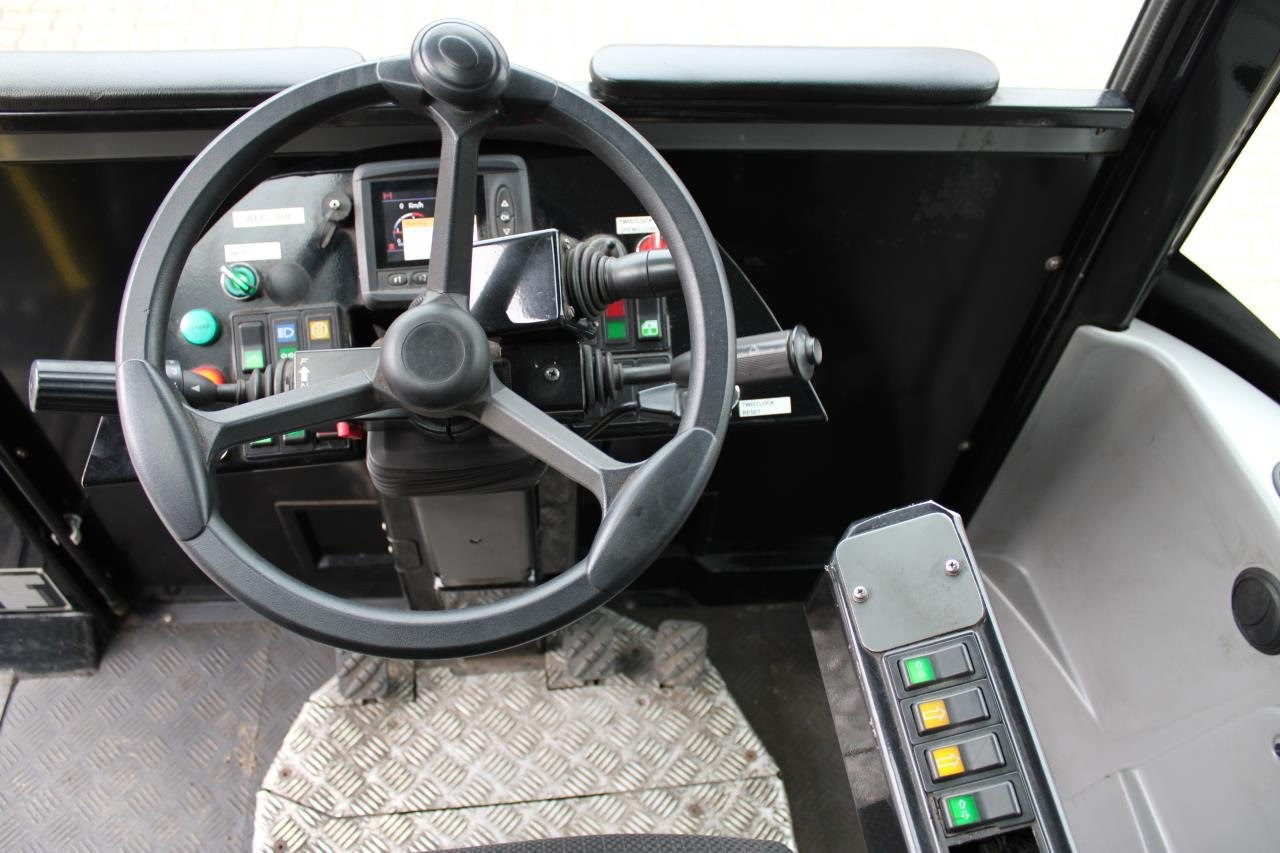 MOL RM255 4X4 - Trattore terminale: foto 4 MOL RM255 4X4 - Trattore terminale: foto 4