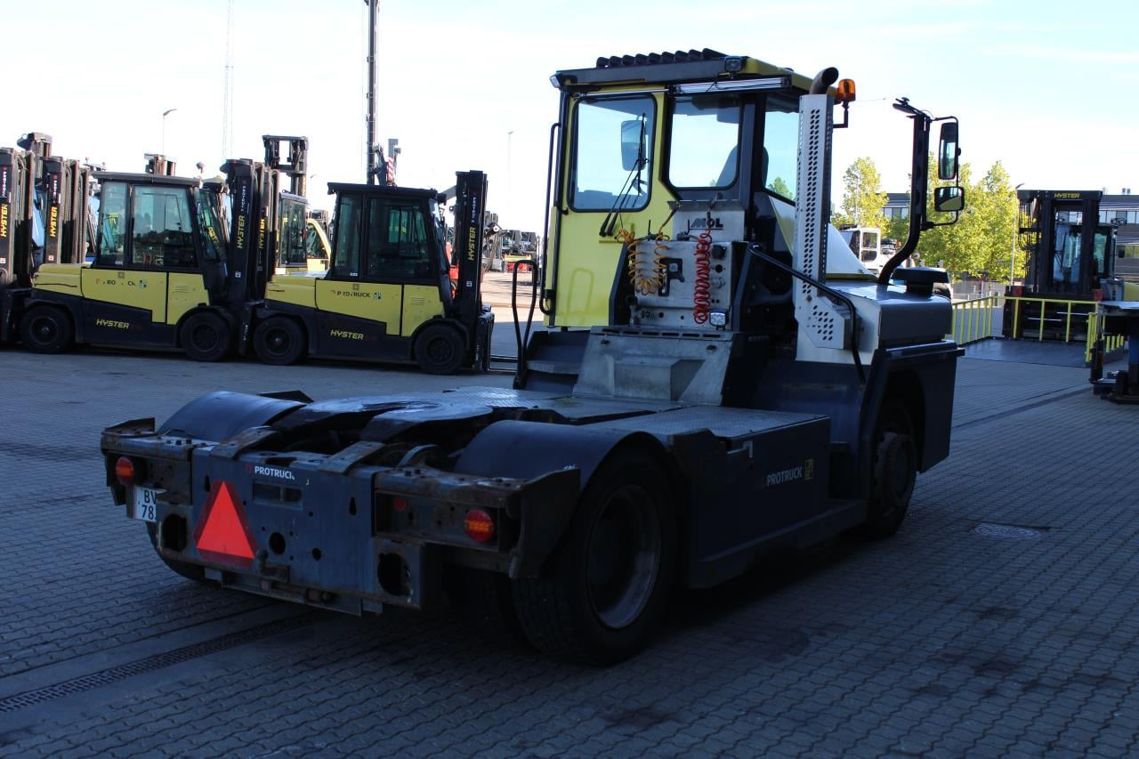 MOL RM255 4X4 - Trattore terminale: foto 3 MOL RM255 4X4 - Trattore terminale: foto 3