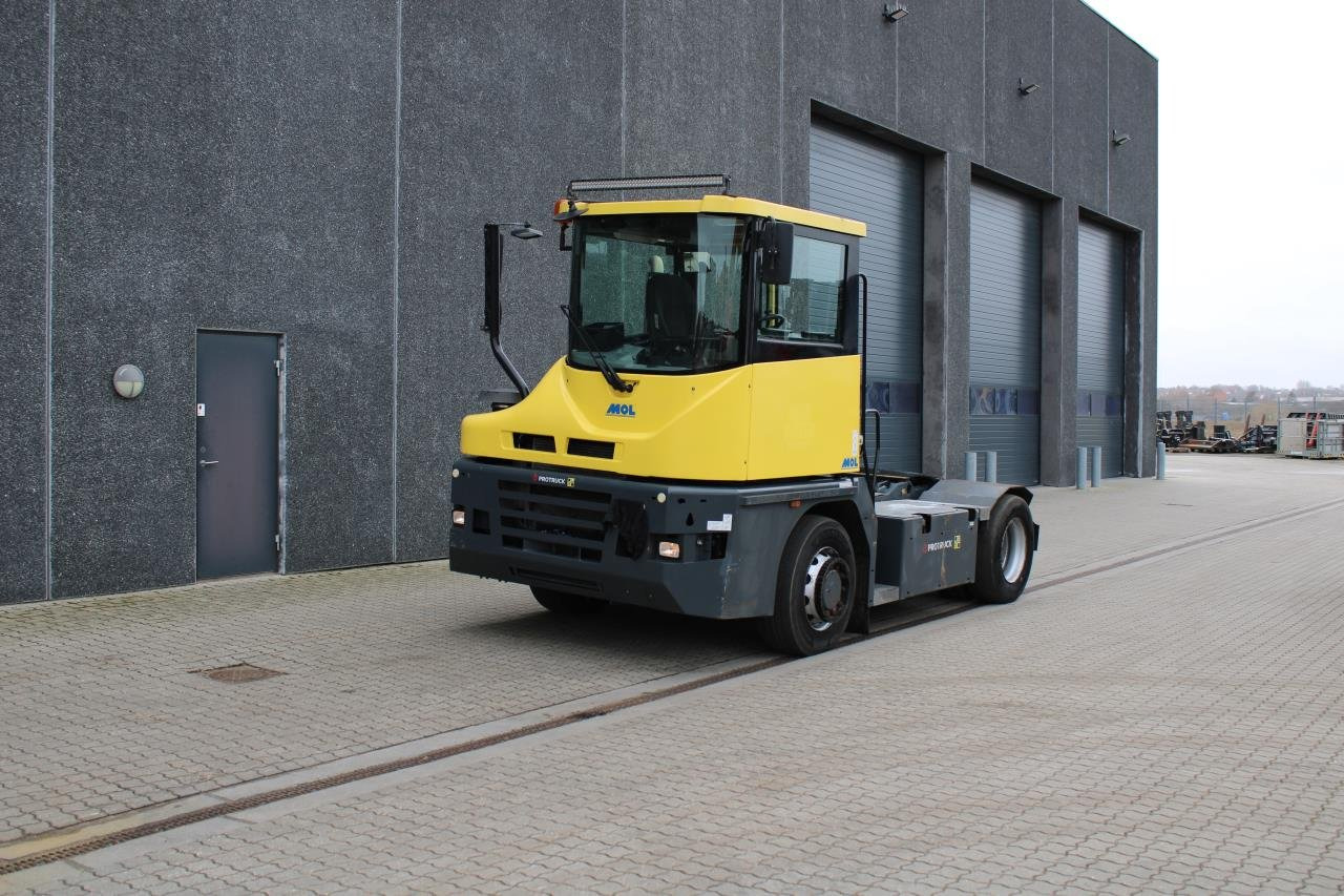 MOL RM255 4X4 - Trattore terminale: foto 2 MOL RM255 4X4 - Trattore terminale: foto 2