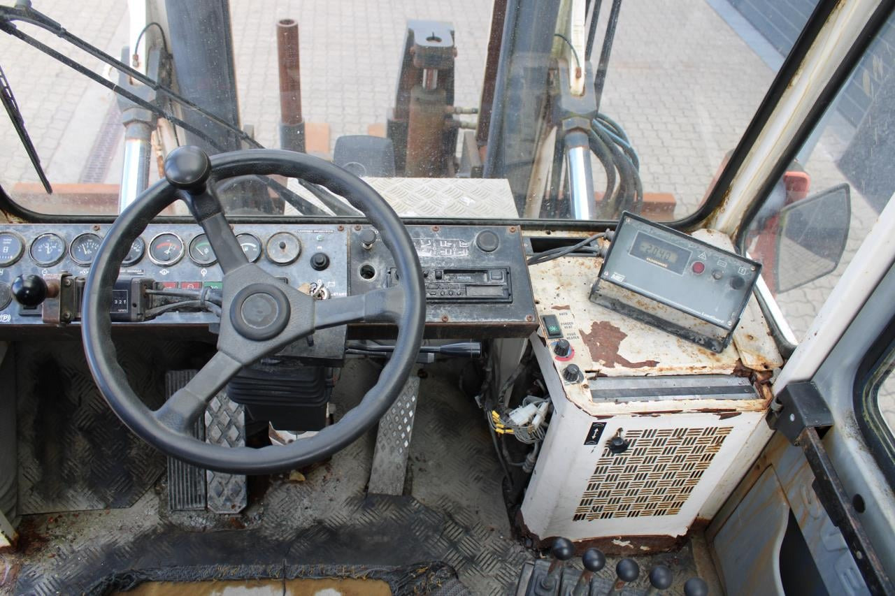 SveTruck 10-900 - Carrello elevatore diesel: foto 4 SveTruck 10-900 - Carrello elevatore diesel: foto 4