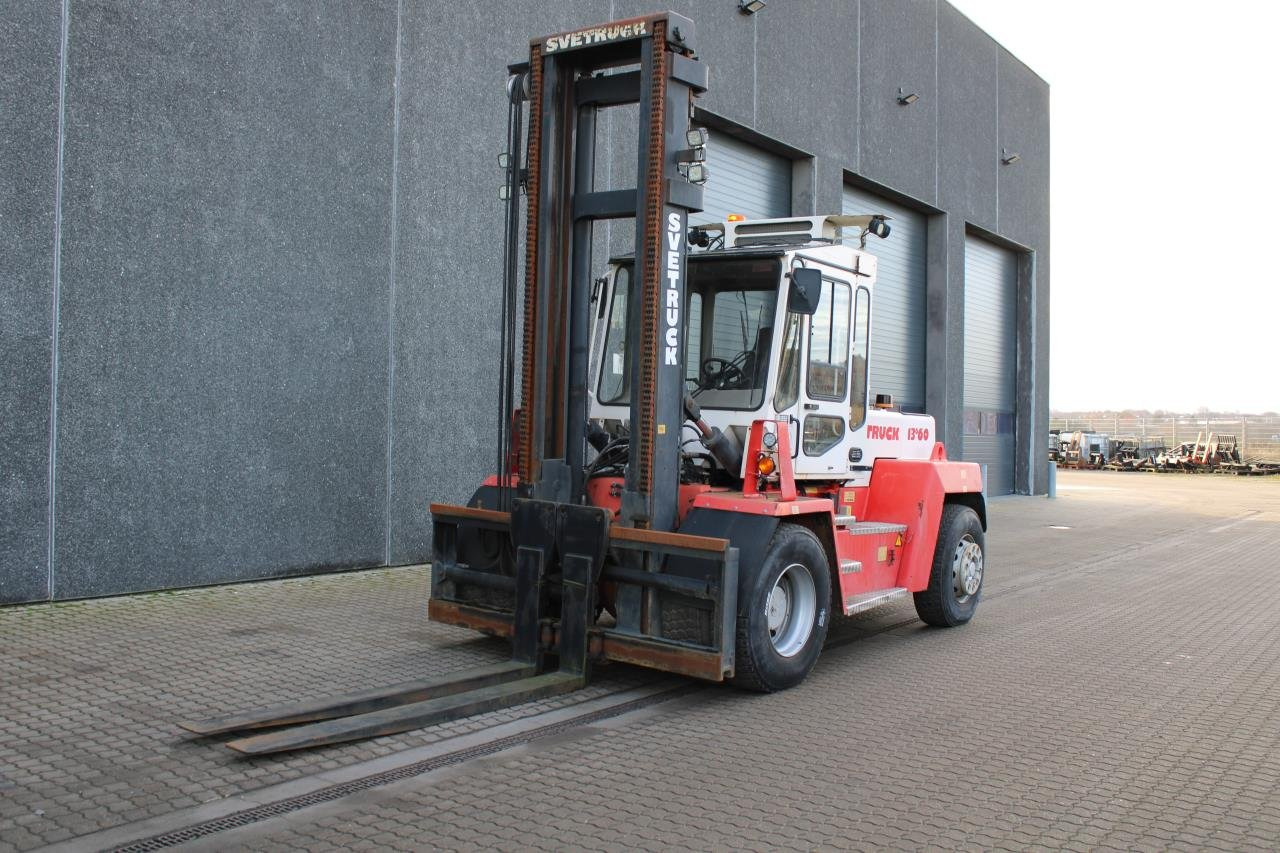 SveTruck 13660 - Carrello elevatore diesel: foto 2 SveTruck 13660 - Carrello elevatore diesel: foto 2