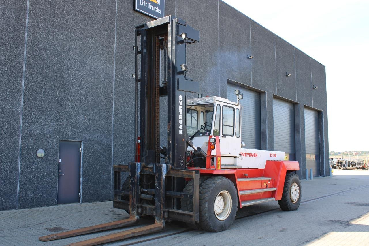 SveTruck 25120-42 - Carrello elevatore diesel: foto 2 SveTruck 25120-42 - Carrello elevatore diesel: foto 2