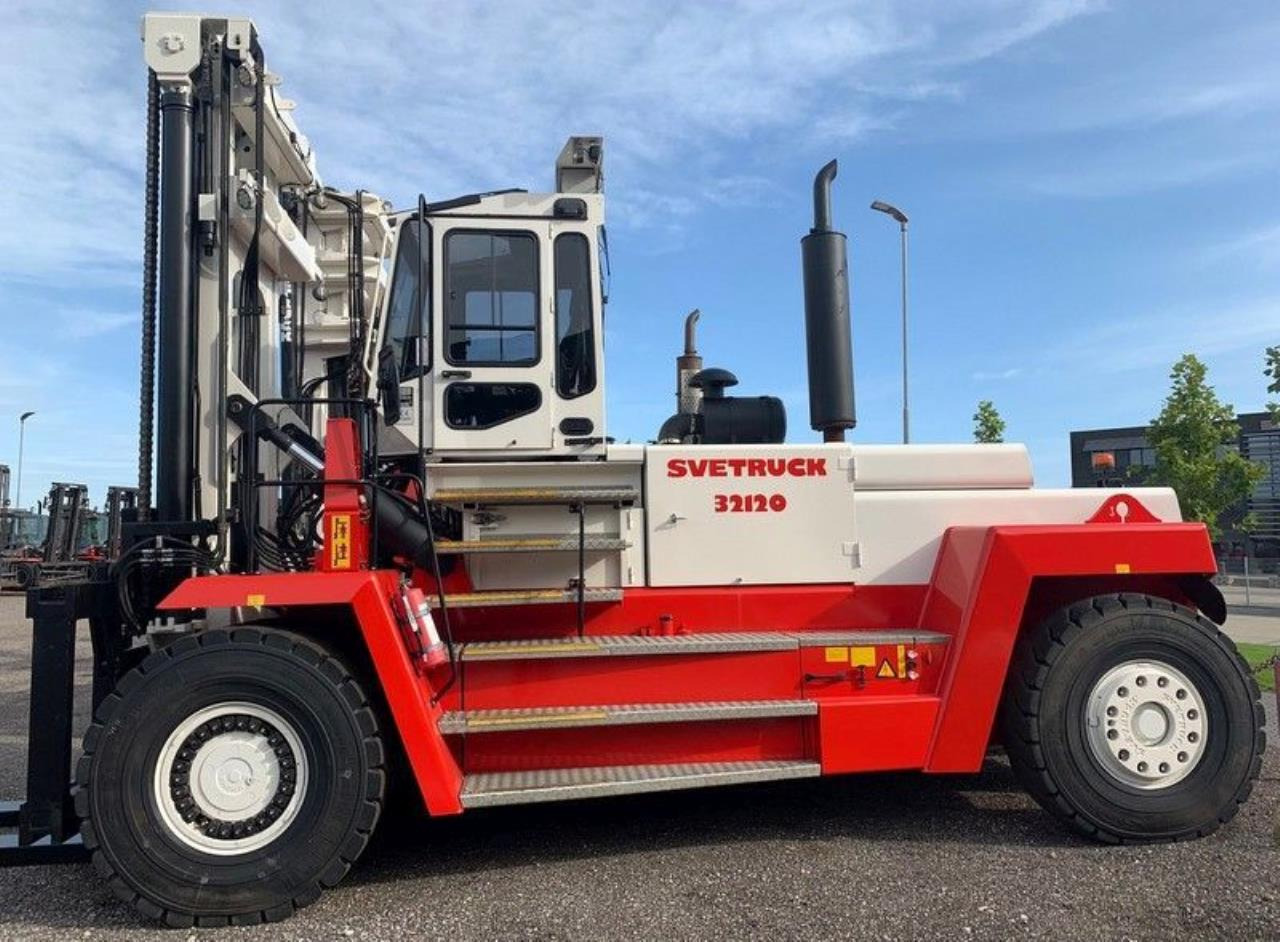 SveTruck 32120-50 - Carrello elevatore diesel: foto 1 SveTruck 32120-50 - Carrello elevatore diesel: foto 1