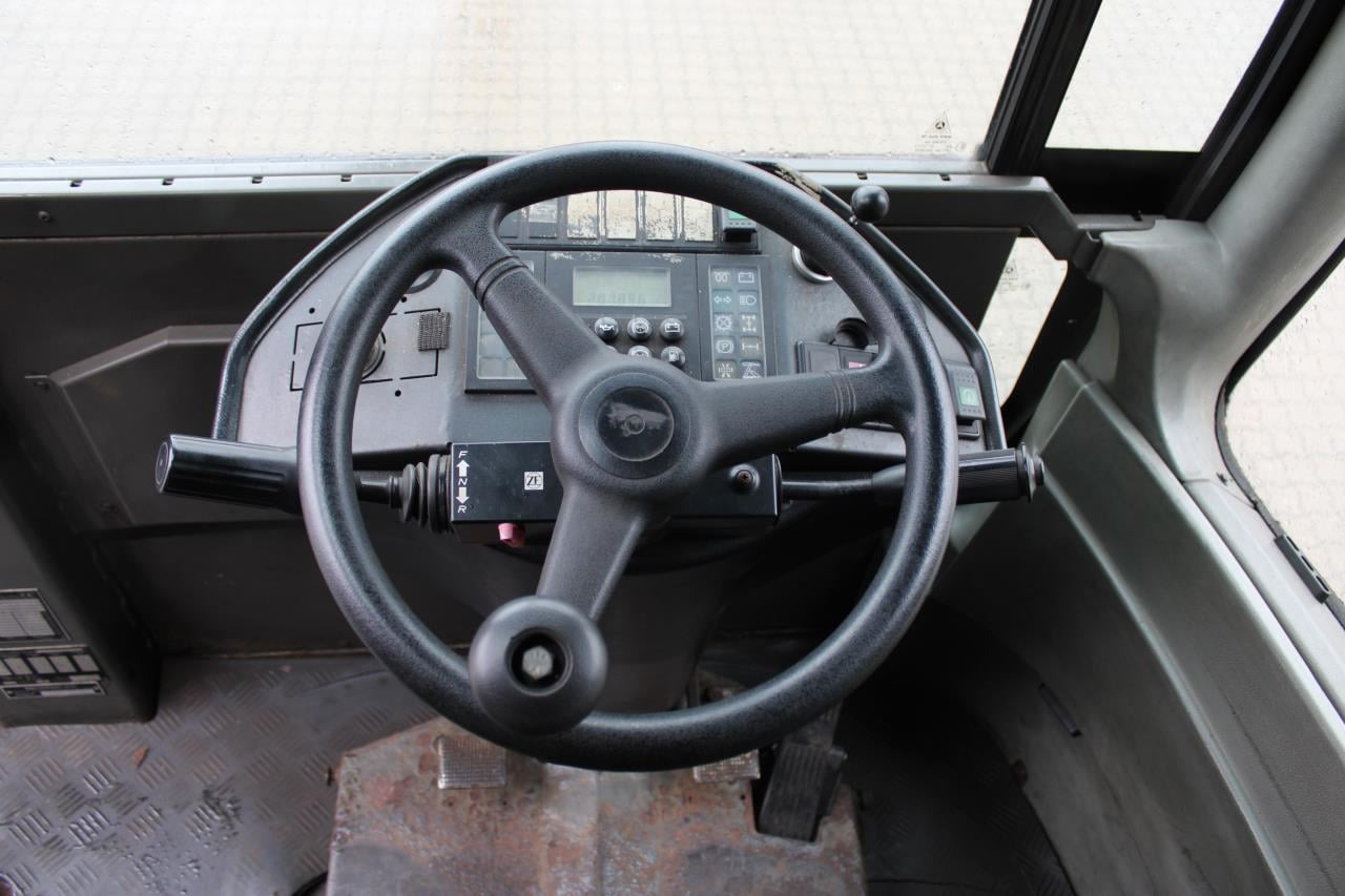 Terberg RT222 - Trattore terminale: foto 4 Terberg RT222 - Trattore terminale: foto 4