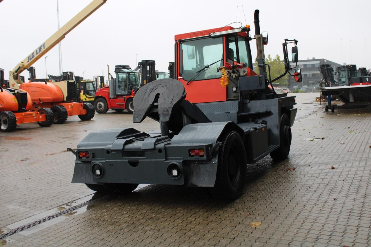 Terberg RT222 - Trattore terminale: foto 3 Terberg RT222 - Trattore terminale: foto 3