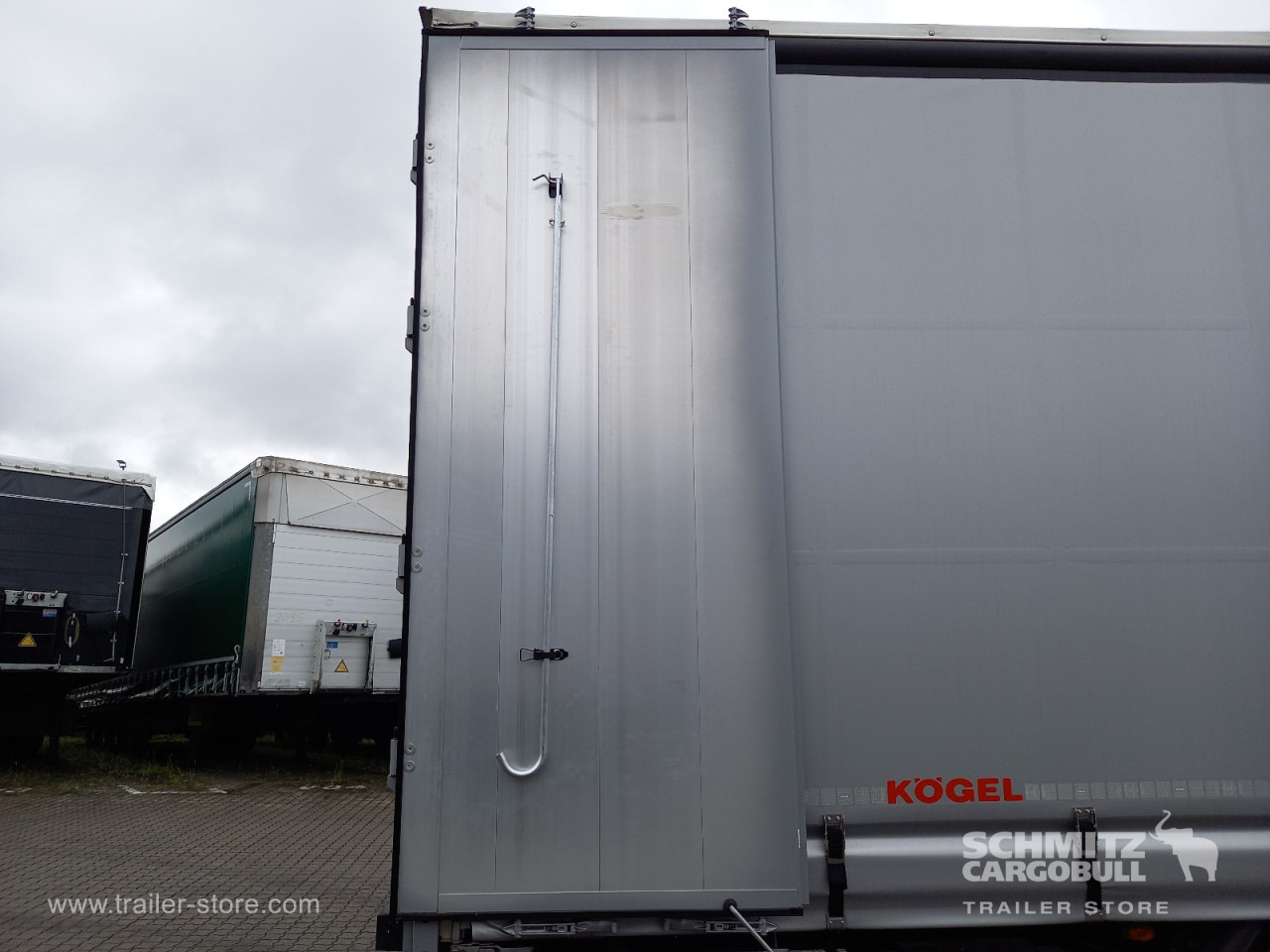 KOEGEL Auflieger Curtainsider Mega - Semirimorchio centinato: foto 3 KOEGEL Auflieger Curtainsider Mega - Semirimorchio centinato: foto 3