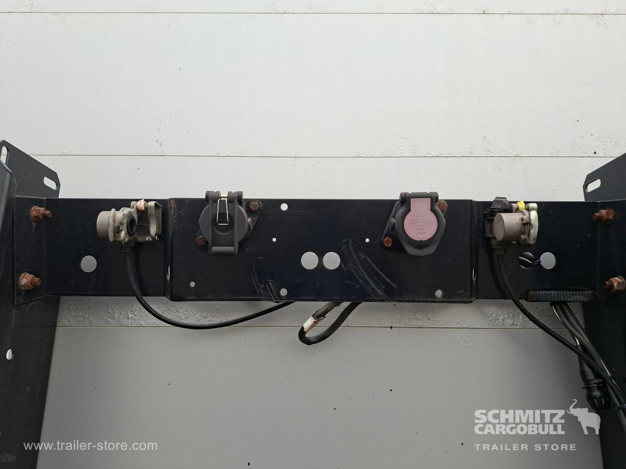 KOEGEL Auflieger Curtainsider Mega - Semirimorchio centinato: foto 3 KOEGEL Auflieger Curtainsider Mega - Semirimorchio centinato: foto 3