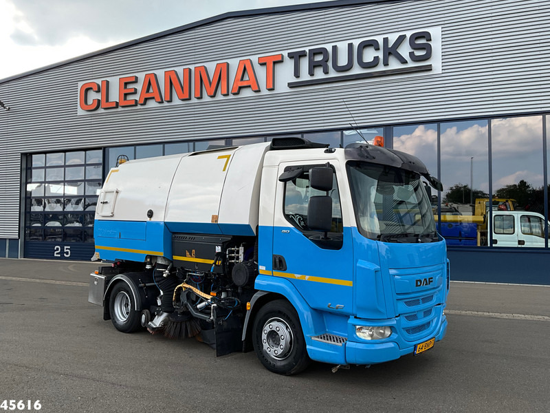 DAF FA LF 180 Euro 6 Johnston VS502 Just 138.807 km! - Spazzatrice stradale: foto 3 DAF FA LF 180 Euro 6 Johnston VS502 Just 138.807 km! - Spazzatrice stradale: foto 3