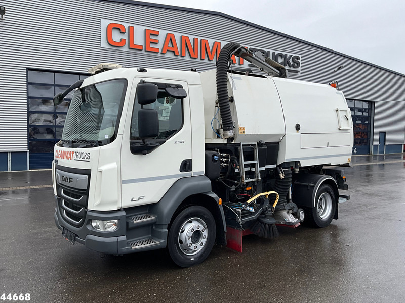 DAF FA LF 230 Euro 6 Johnston VT652 Just 87.278 km! - Spazzatrice stradale: foto 3 DAF FA LF 230 Euro 6 Johnston VT652 Just 87.278 km! - Spazzatrice stradale: foto 3
