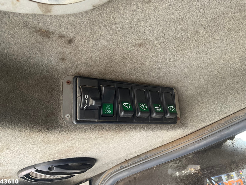 Camion con gru DAF FAD XF 530 8x4 Holzkran: foto 17 Camion con gru DAF FAD XF 530 8x4 Holzkran: foto 17