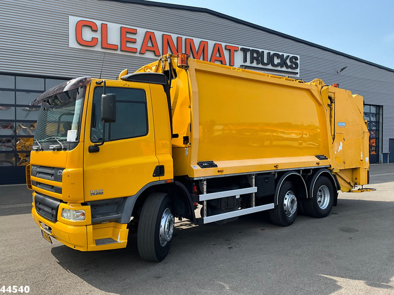 DAF FAG 75 CF 250 Euro 3 Geesink 20m³ - Camion immondizia: foto 1 DAF FAG 75 CF 250 Euro 3 Geesink 20m³ - Camion immondizia: foto 1