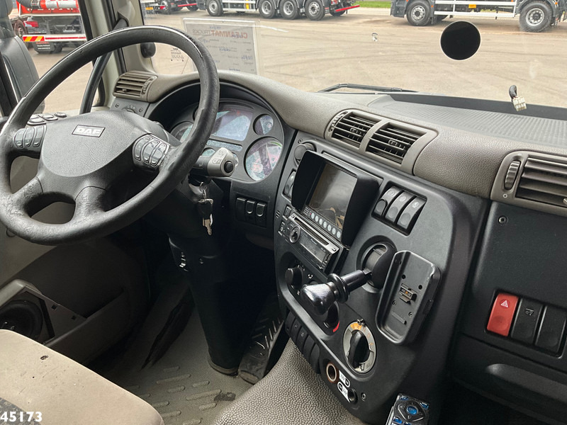 Foto d'interni 2: Autocarro scarrabile DAF FAS 85 CF 410 Euro 5 Leebur 25 Ton haakarmsysteem