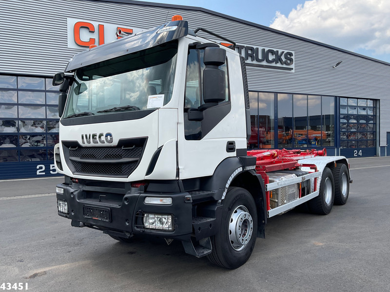 Iveco AD260T 6x4 Euro 6 AJK 20 haakarmsysteem - Autocarro scarrabile: foto 2 Iveco AD260T 6x4 Euro 6 AJK 20 haakarmsysteem - Autocarro scarrabile: foto 2