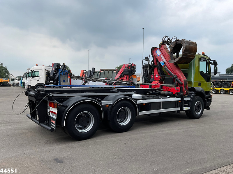 Iveco AD260T41 6x4 HMF 16 Tonmeter Z-kraan - Camion con sistema di cavi, Camion con gru: foto 5 Iveco AD260T41 6x4 HMF 16 Tonmeter Z-kraan - Camion con sistema di cavi, Camion con gru: foto 5