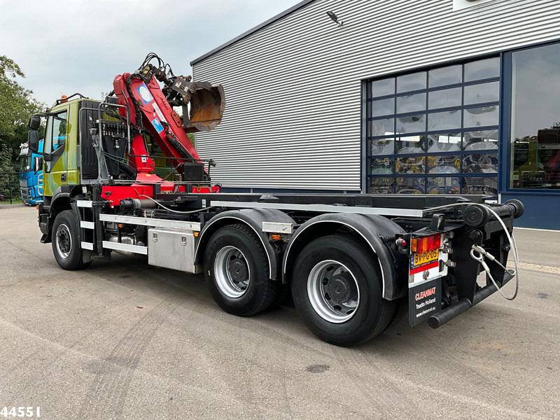 Iveco AD260T41 6x4 HMF 16 Tonmeter Z-kraan - Camion con sistema di cavi, Camion con gru: foto 4 Iveco AD260T41 6x4 HMF 16 Tonmeter Z-kraan - Camion con sistema di cavi, Camion con gru: foto 4