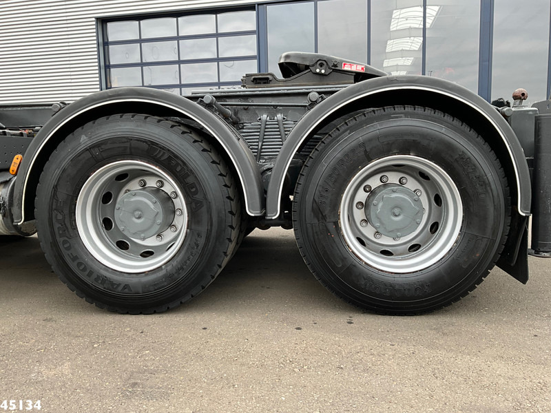 Foto d'interni 1: Camion con gru Iveco Stralis AD410T44 8x4 Palfinger 44 Tonmeter laadkraan + Fly-Jib Just 222.398 km!