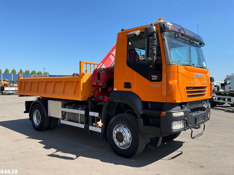Iveco Trakker AD 190T44W 4x4 HMF 9 Tonmeter laadkraan Just 292.249 km! - Autocarro ribaltabile, Camion con gru: foto 5 Iveco Trakker AD 190T44W 4x4 HMF 9 Tonmeter laadkraan Just 292.249 km! - Autocarro ribaltabile, Camion con gru: foto 5