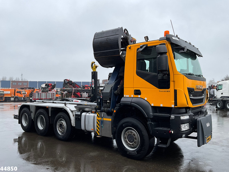 Iveco Trakker AD380T41W 8x6 Euro 6 HMF 19 Tonmeter Z-kraan - Autocarro scarrabile, Camion con gru: foto 5 Iveco Trakker AD380T41W 8x6 Euro 6 HMF 19 Tonmeter Z-kraan - Autocarro scarrabile, Camion con gru: foto 5