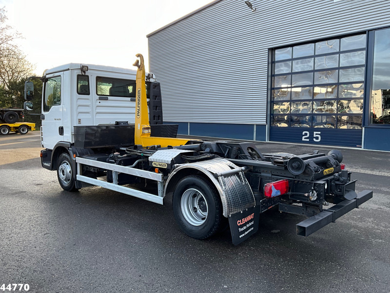 MAN TGL 12.250 Palfinger haakarmsysteem - Autocarro scarrabile: foto 4 MAN TGL 12.250 Palfinger haakarmsysteem - Autocarro scarrabile: foto 4