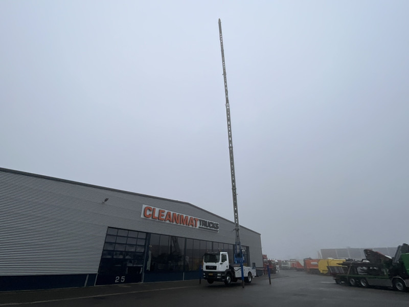 MAN TGM 15.290 Klaas 35 meter Dachdecker Kran - Camion con gru: foto 4 MAN TGM 15.290 Klaas 35 meter Dachdecker Kran - Camion con gru: foto 4