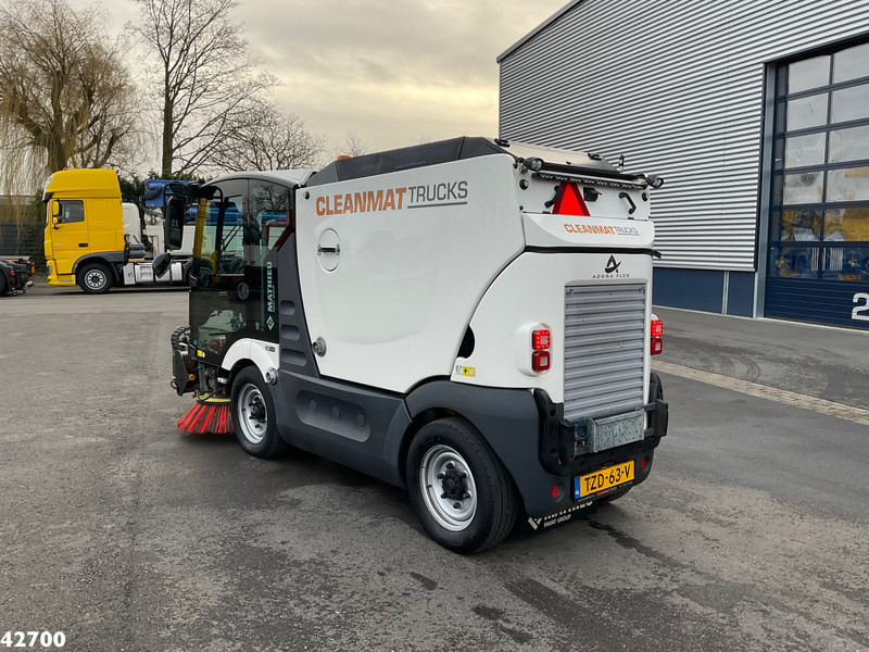 Mathieu MC 210 Azura Flex Euro 6 Stage 5 with 3-rd brush - Spazzatrice stradale: foto 2 Mathieu MC 210 Azura Flex Euro 6 Stage 5 with 3-rd brush - Spazzatrice stradale: foto 2