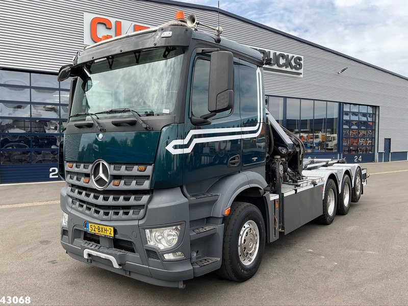 Mercedes-Benz Arocs 3251 8x4 Euro 6 Hiab 28 Tonmeter laadkraan - Autocarro scarrabile, Camion con gru: foto 2 Mercedes-Benz Arocs 3251 8x4 Euro 6 Hiab 28 Tonmeter laadkraan - Autocarro scarrabile, Camion con gru: foto 2