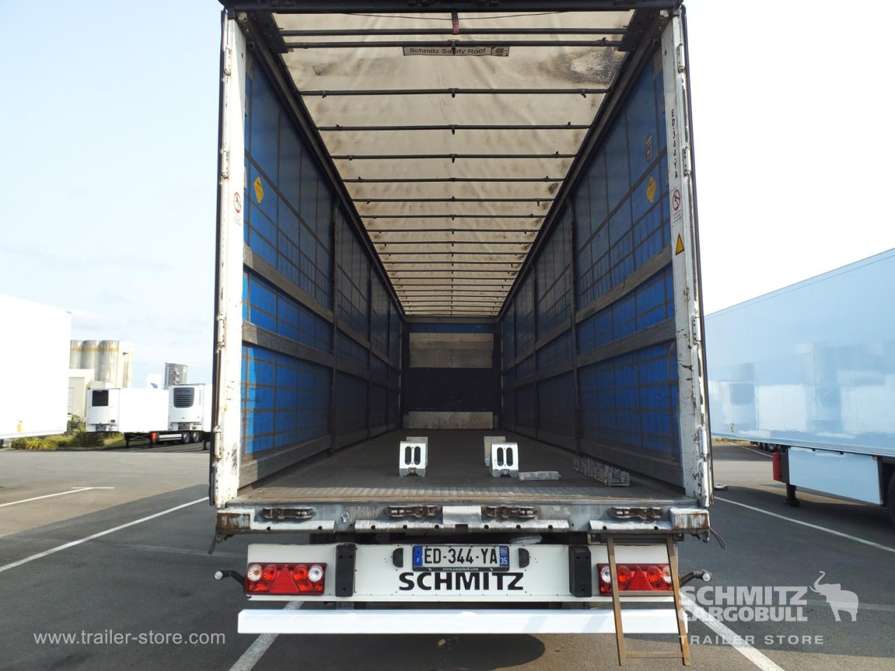 SCHMITZ Curtainsider Standard - Semirimorchio centinato: foto 5 SCHMITZ Curtainsider Standard - Semirimorchio centinato: foto 5