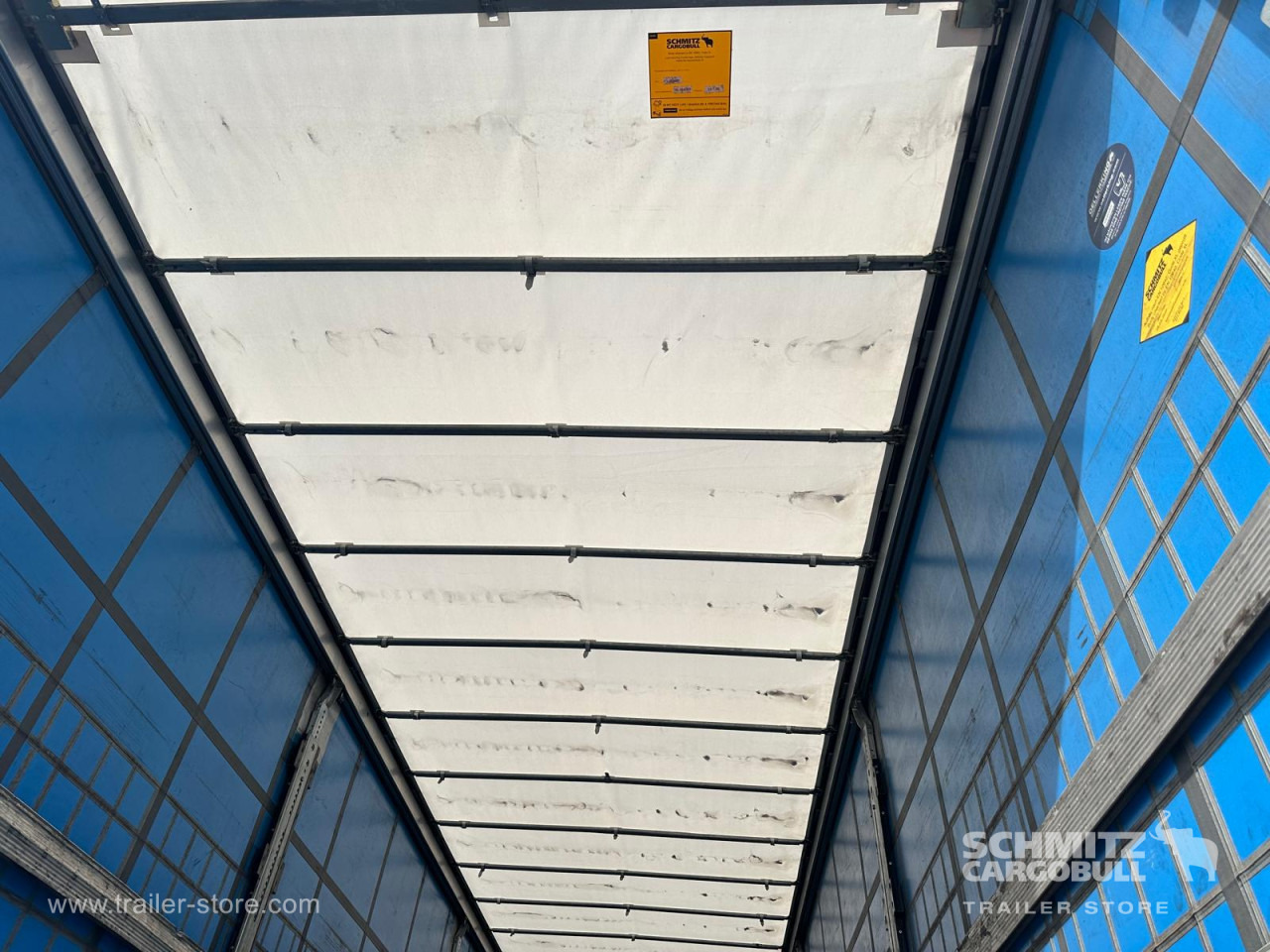 SCHMITZ Curtainsider Standard - Semirimorchio centinato: foto 5 SCHMITZ Curtainsider Standard - Semirimorchio centinato: foto 5