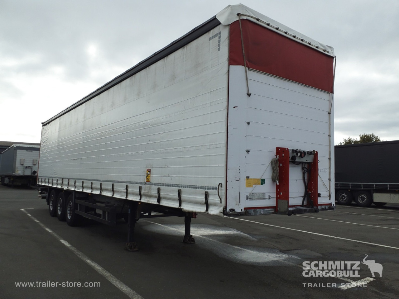 SCHMITZ Curtainsider Standard Taillift - Semirimorchio centinato: foto 1 SCHMITZ Curtainsider Standard Taillift - Semirimorchio centinato: foto 1