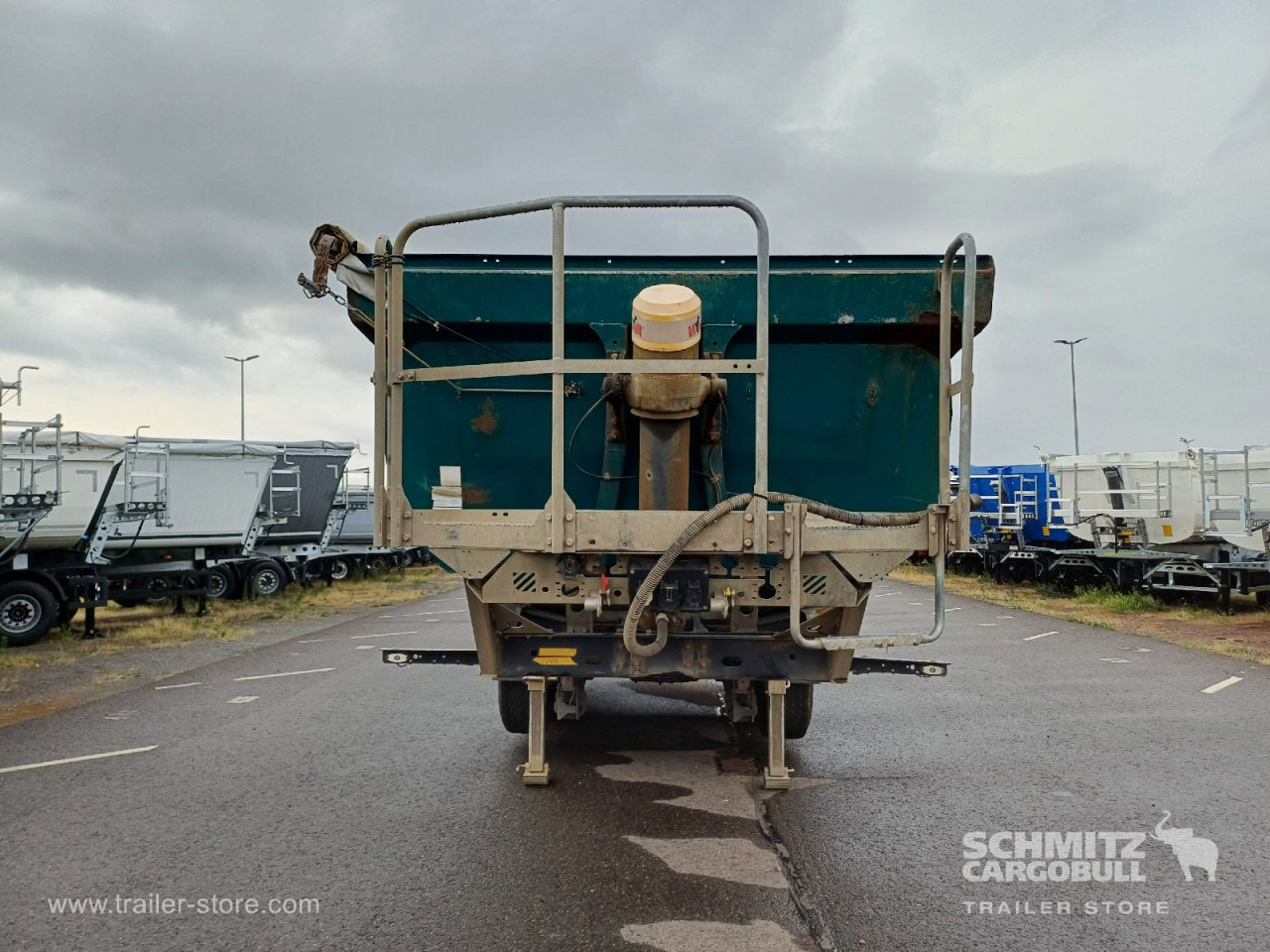 Semirimorchio ribaltabile SCHWARZMUELLER Auflieger Kipper Stahlrundmulde 26m³: foto 9 Semirimorchio ribaltabile SCHWARZMUELLER Auflieger Kipper Stahlrundmulde 26m³: foto 9