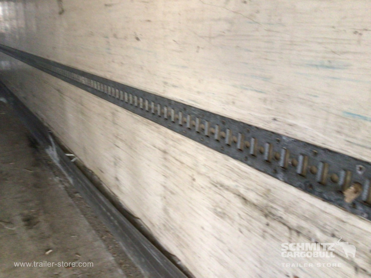 KRONE Reefer Standard Taillift - Semirimorchio cella isotermica: foto 3 KRONE Reefer Standard Taillift - Semirimorchio cella isotermica: foto 3