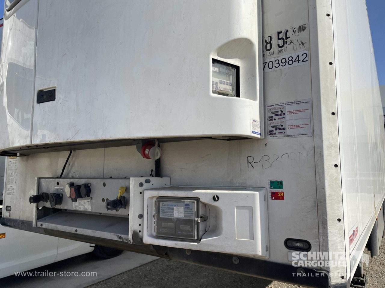 SCHMITZ Semiremolque Frigo Standard - Semirimorchio cella isotermica: foto 2 SCHMITZ Semiremolque Frigo Standard - Semirimorchio cella isotermica: foto 2