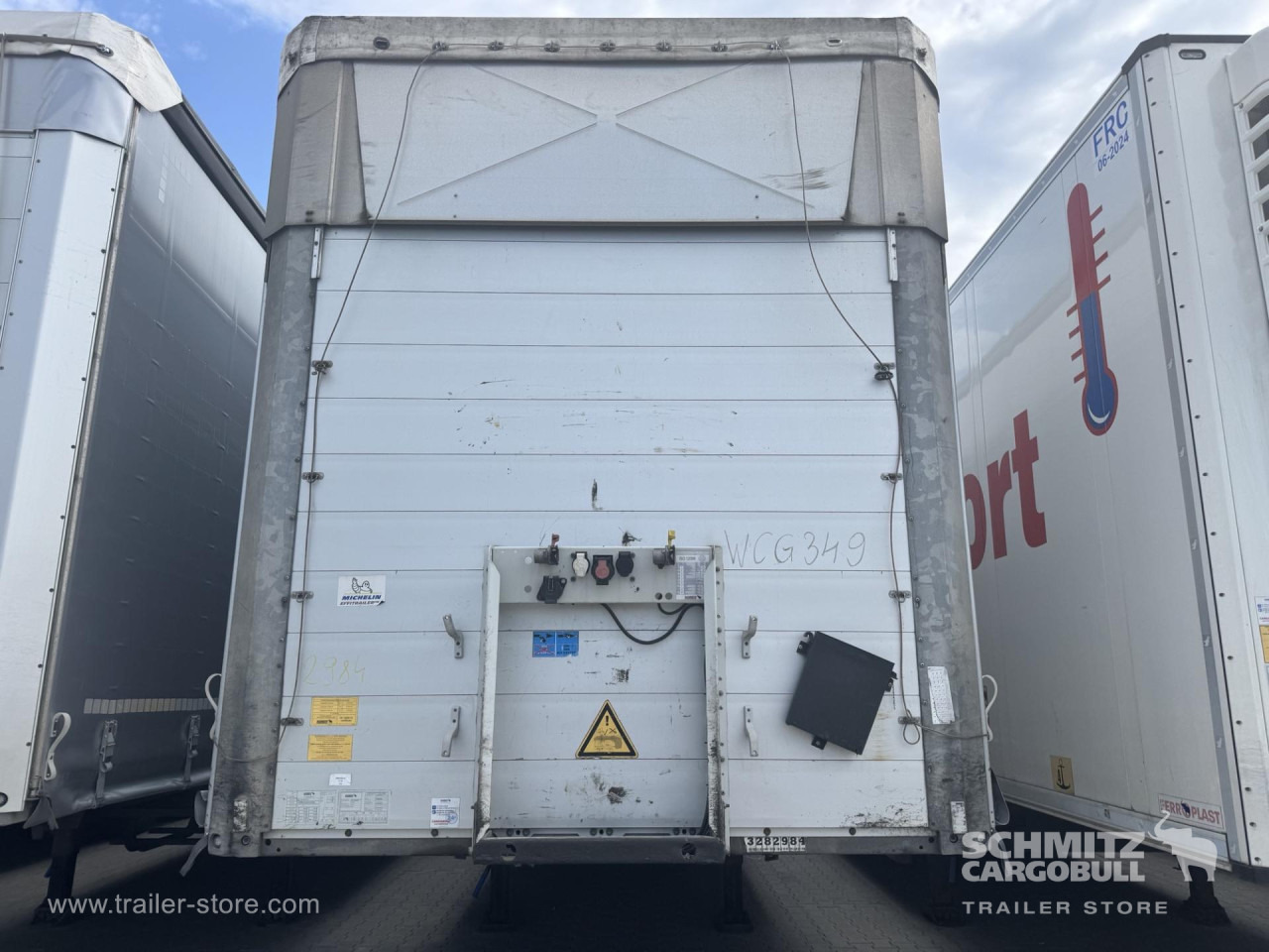 SCHMITZ Curtainsider Mega - Semirimorchio centinato: foto 3 SCHMITZ Curtainsider Mega - Semirimorchio centinato: foto 3
