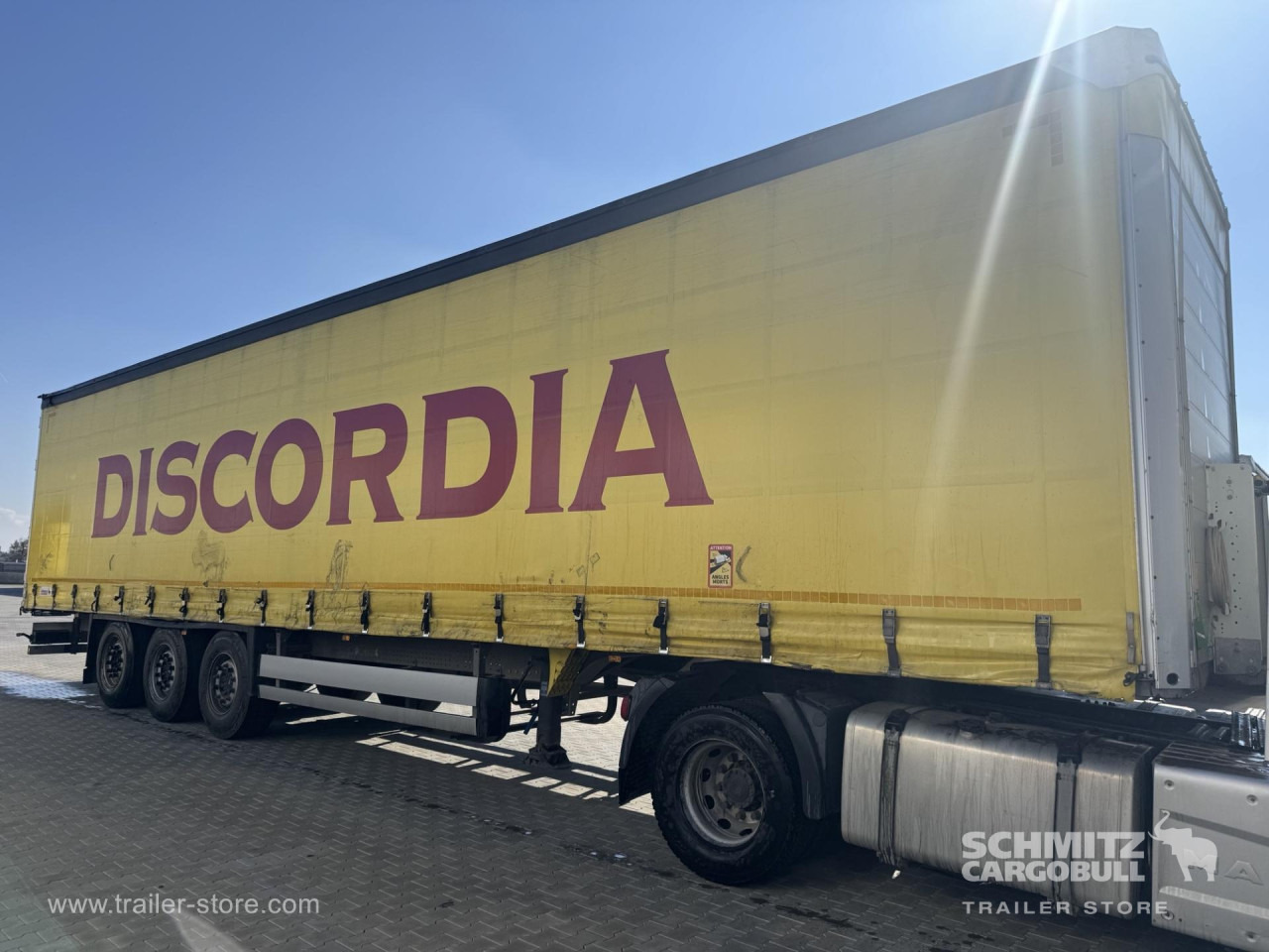 SCHMITZ Curtainsider Standard - Semirimorchio centinato: foto 4 SCHMITZ Curtainsider Standard - Semirimorchio centinato: foto 4