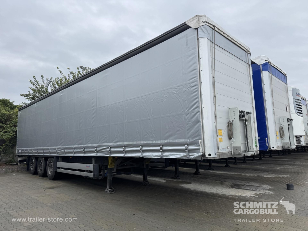 SCHMITZ Curtainsider Standard - Semirimorchio centinato: foto 1 SCHMITZ Curtainsider Standard - Semirimorchio centinato: foto 1