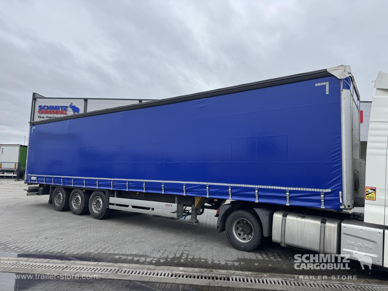 SCHMITZ Curtainsider Standard - Semirimorchio centinato: foto 1 SCHMITZ Curtainsider Standard - Semirimorchio centinato: foto 1