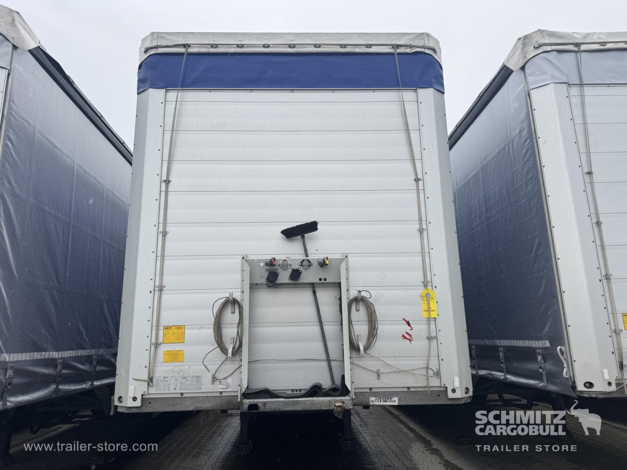 SCHMITZ Curtainsider Standard - Semirimorchio centinato: foto 4 SCHMITZ Curtainsider Standard - Semirimorchio centinato: foto 4