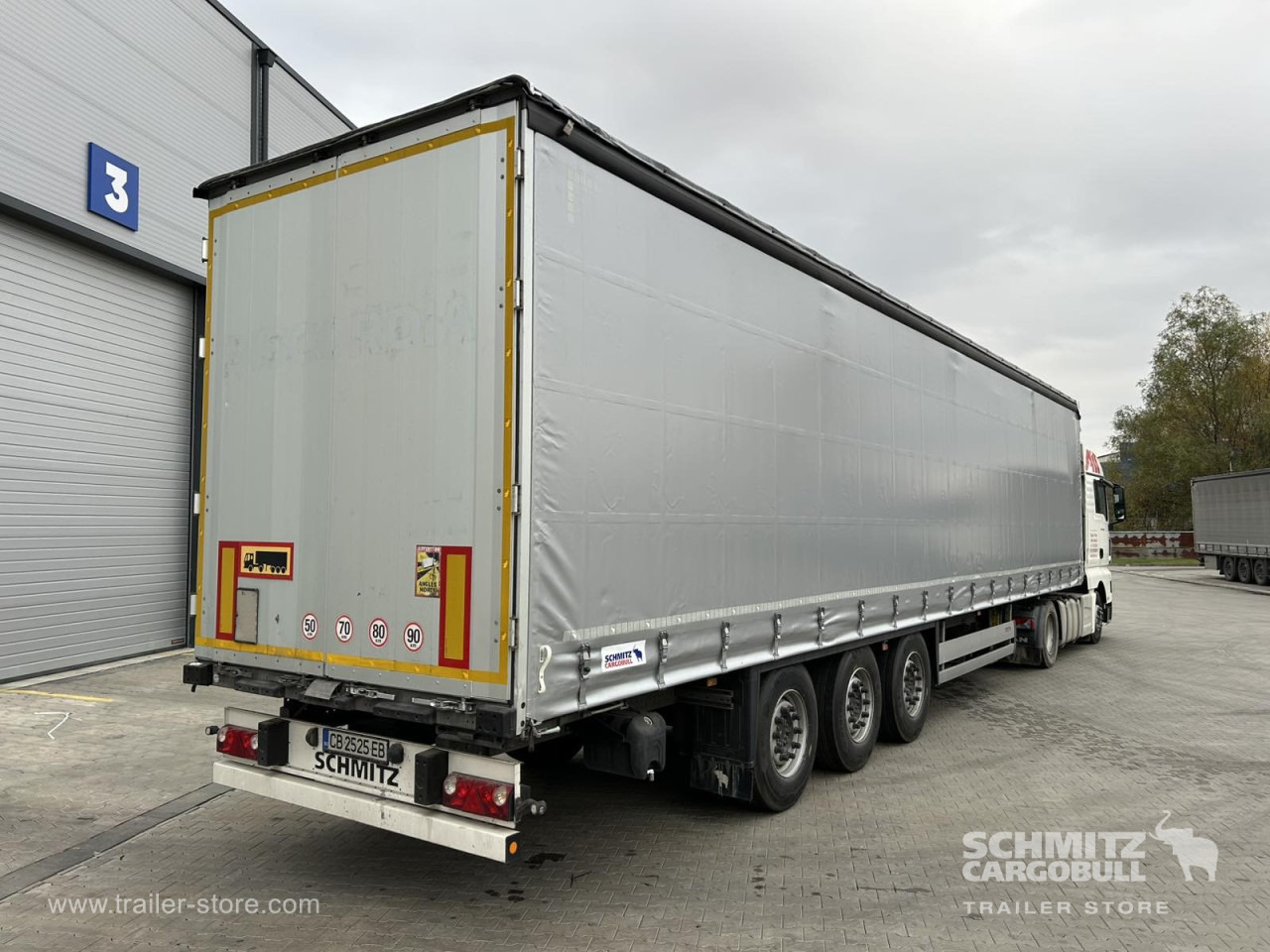 SCHMITZ Curtainsider Standard - Semirimorchio centinato: foto 4 SCHMITZ Curtainsider Standard - Semirimorchio centinato: foto 4