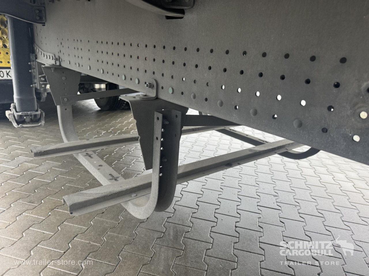 SCHMITZ Curtainsider Standard - Semirimorchio centinato: foto 2 SCHMITZ Curtainsider Standard - Semirimorchio centinato: foto 2