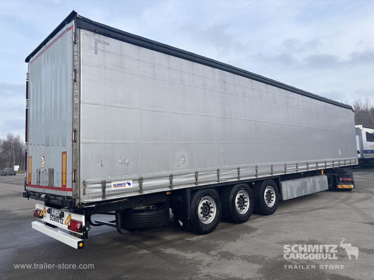 SCHMITZ Curtainsider Standard - Semirimorchio centinato: foto 1 SCHMITZ Curtainsider Standard - Semirimorchio centinato: foto 1